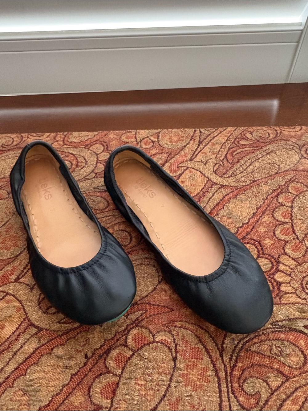 Tieks Classic Matte Black Ballet Flats Size 7 Very Good Condition - Picture 3 of 11